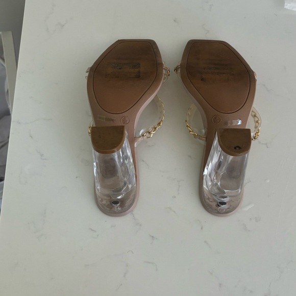 Clear Heels with Gold Chain Detail size 6 - Picture 4 of 4
